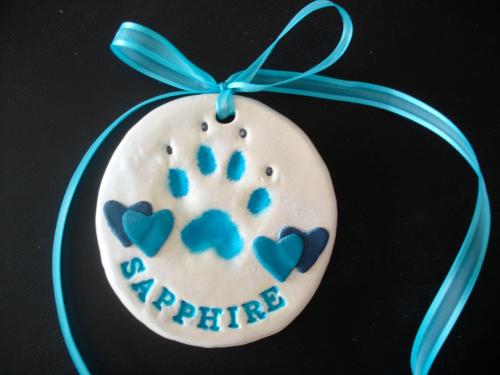 Deluxe paw print example Sapphire